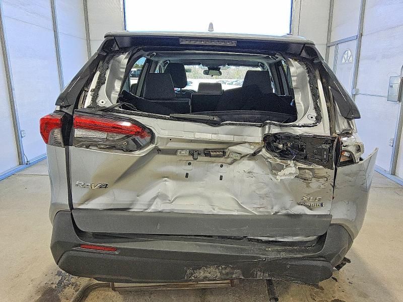 2022 Toyota Rav4 xle