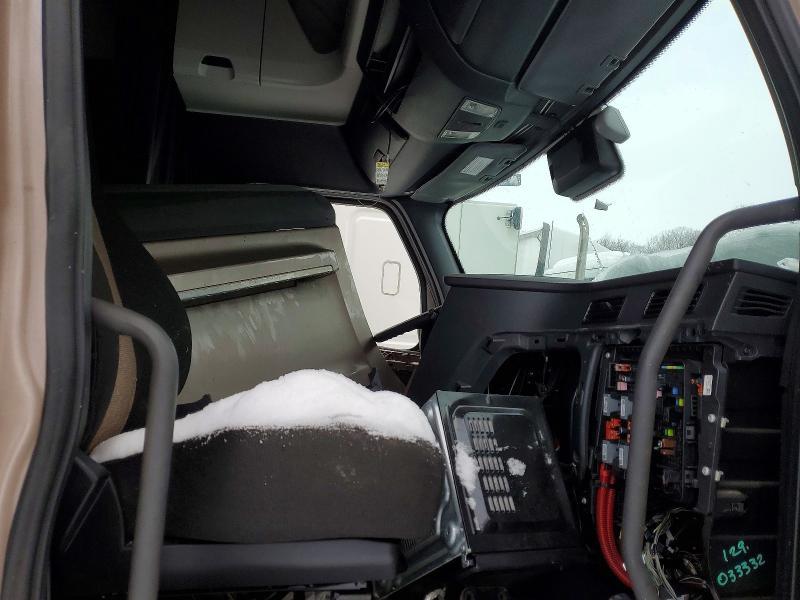 2021 Freightliner Cascadia 126 Semi Truck