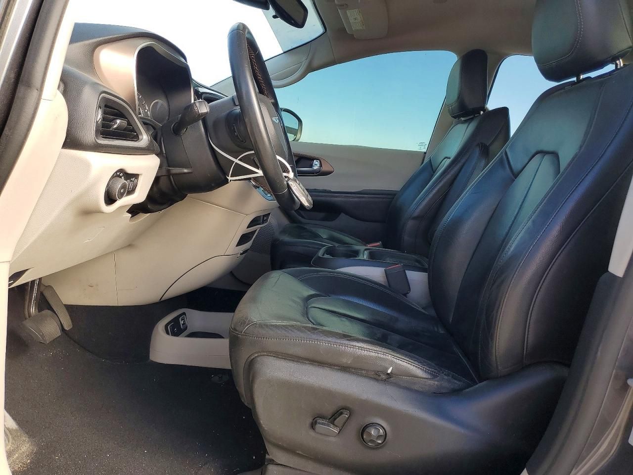 2017 Chrysler Pacifica Touring l