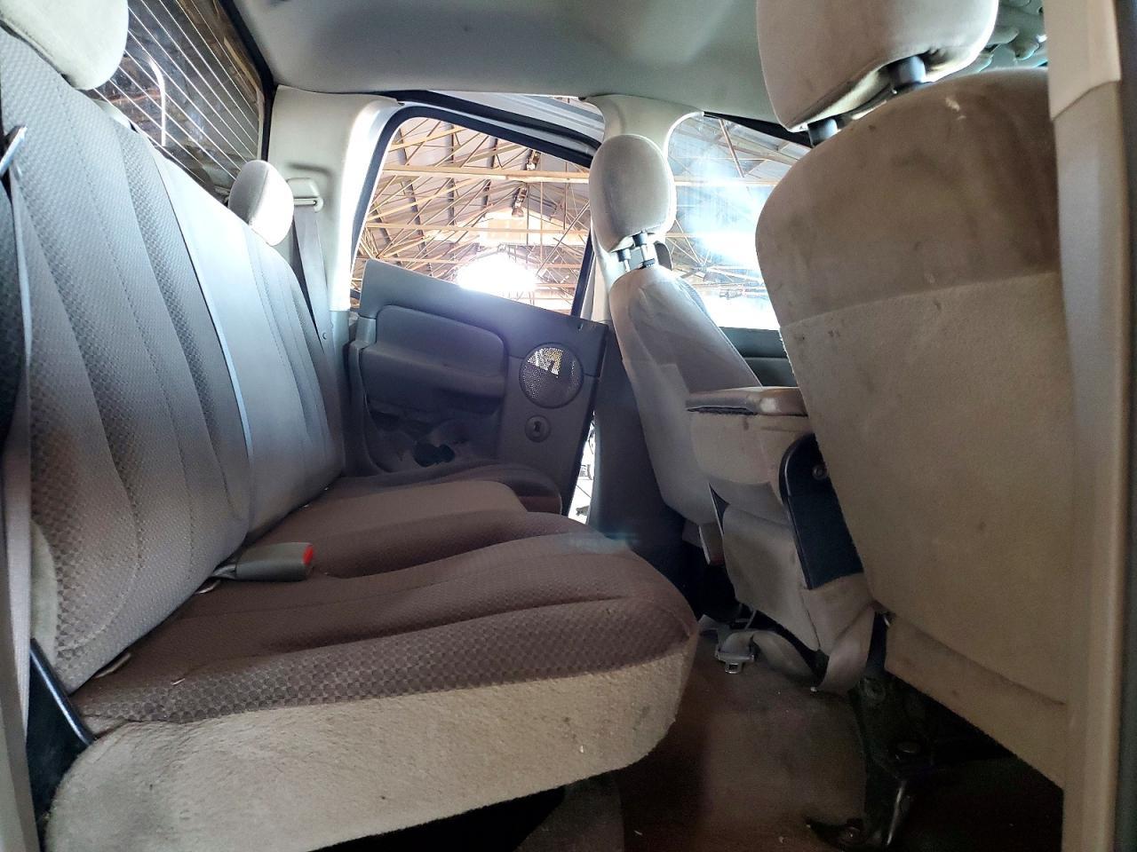 2004 Dodge RAM 1500 ST