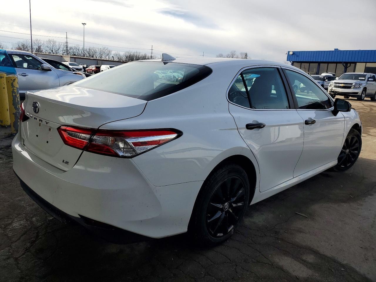 2020 Toyota Camry le
