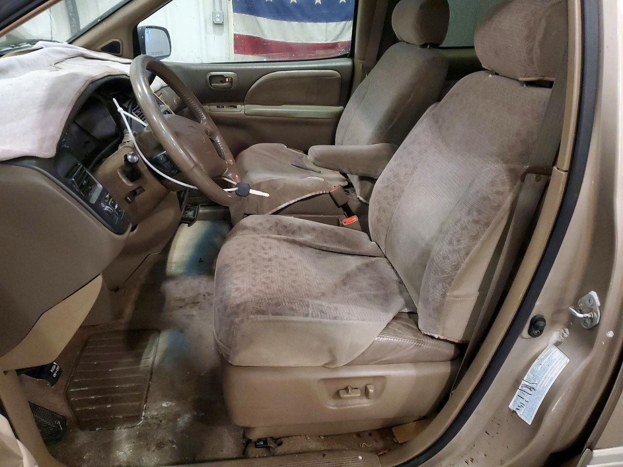 2000 Toyota Sienna le