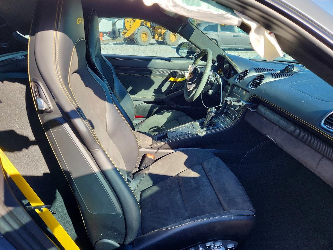 2023 Porsche Cayman GT4