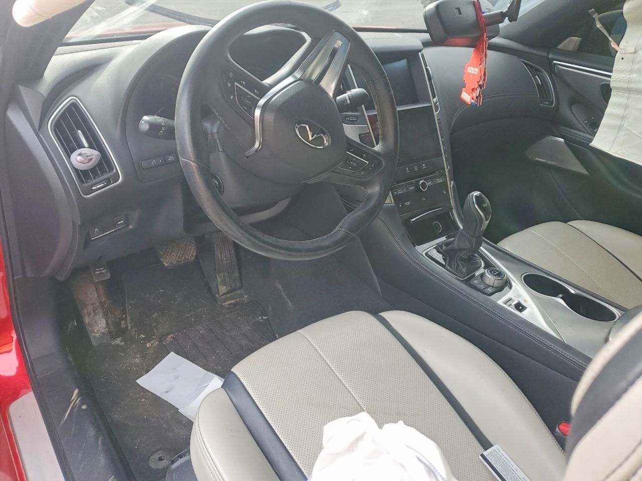 2022 Infiniti Q60 Luxe