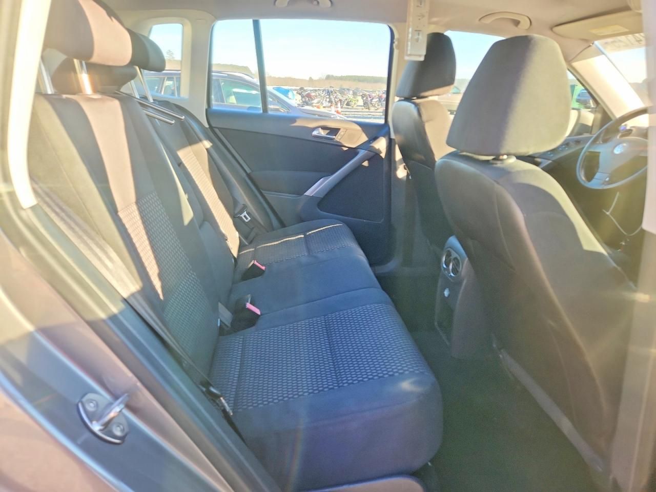 2009 Volkswagen Tiguan s