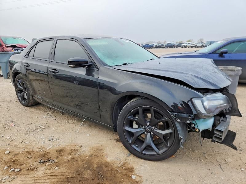 2022 Chrysler 300 Touring l