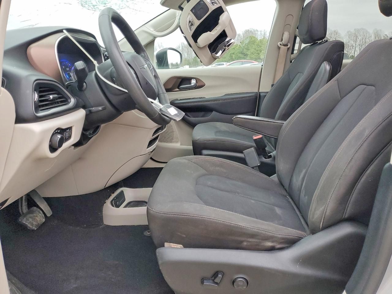 2017 Chrysler Pacifica lx