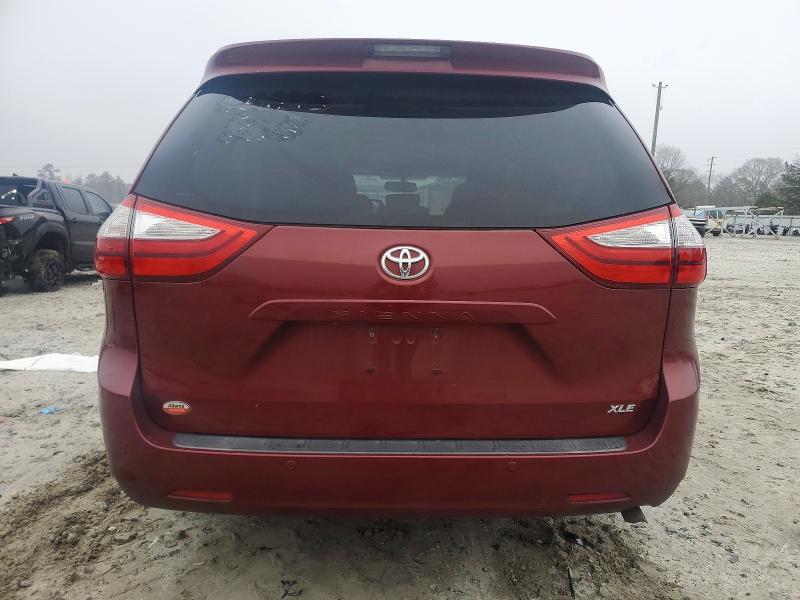 2015 Toyota Sienna xle Premium 8-passenger