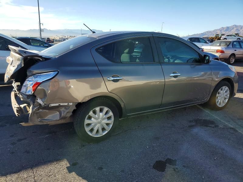 2013 Nissan Versa s