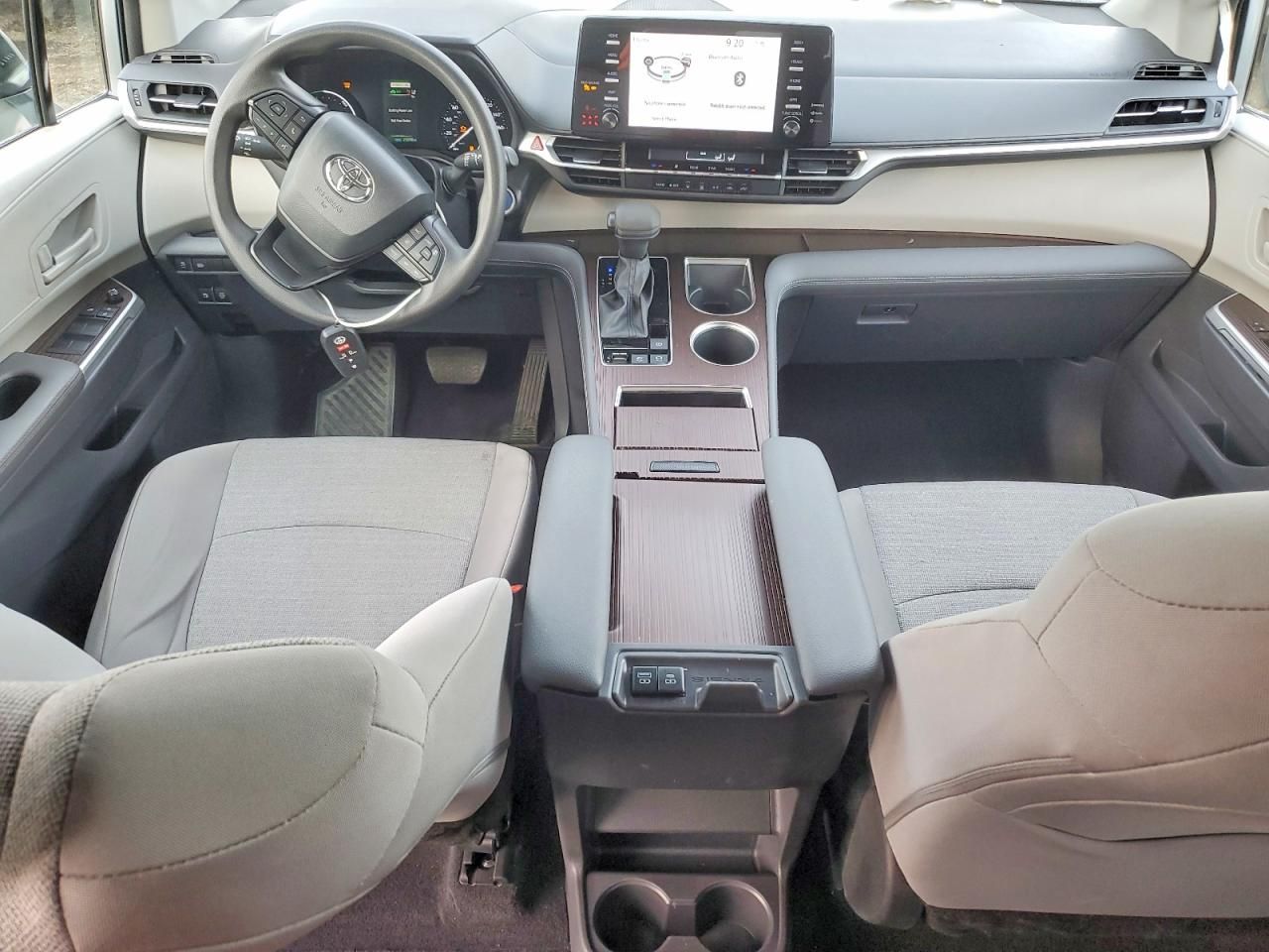 2023 Toyota Sienna le