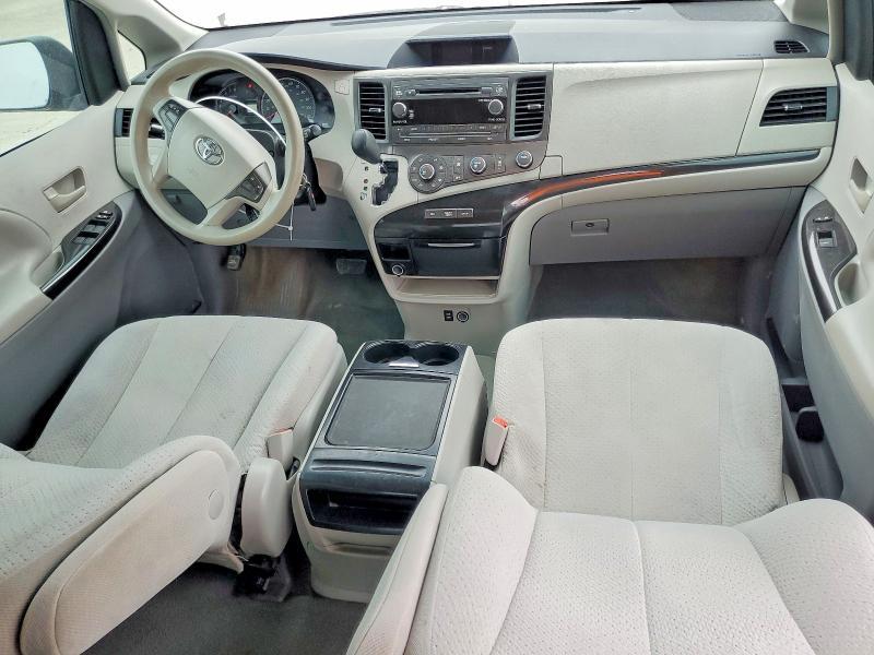 2012 Toyota Sienna le