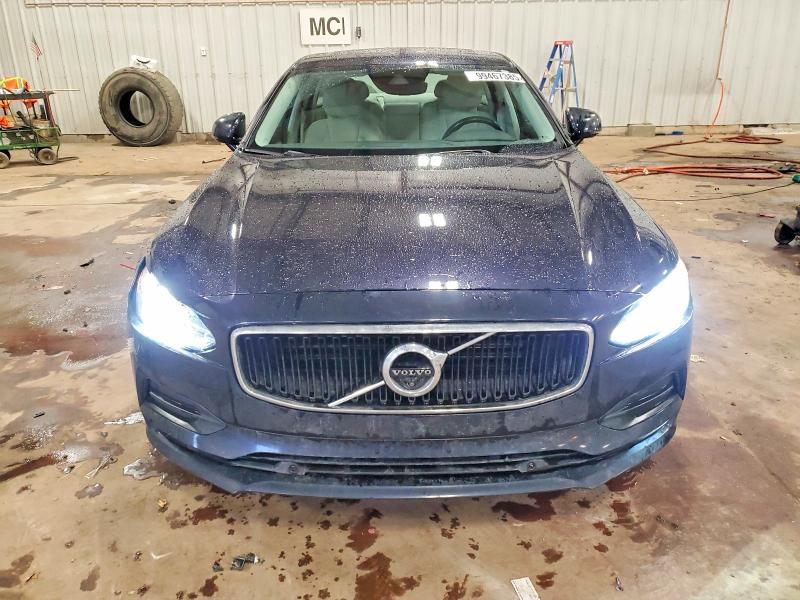 2017 Volvo S90 T6 Momentum