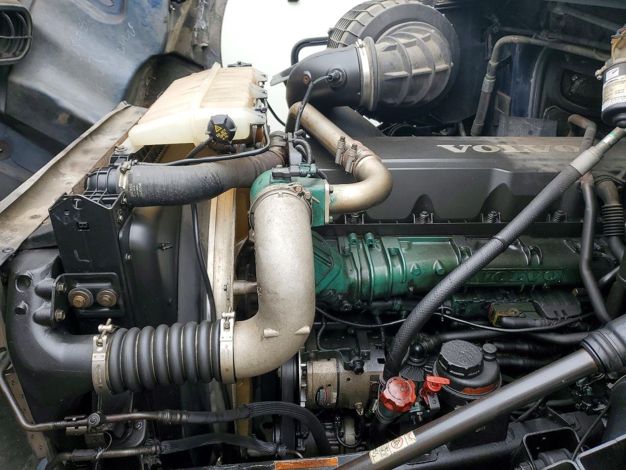 2009 Volvo VNM Semi Truck