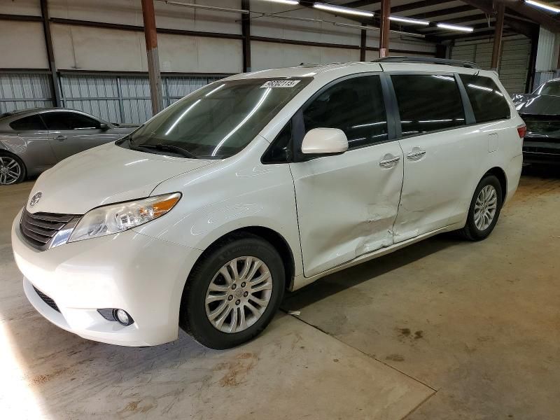 2016 Toyota Sienna xle