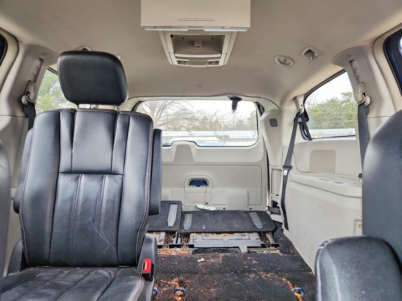 2012 Chrysler Town & Country Touring
