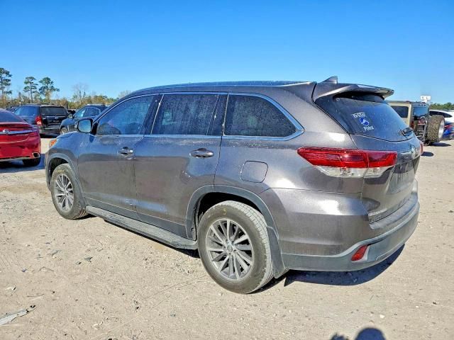 2019 Toyota Highlander se