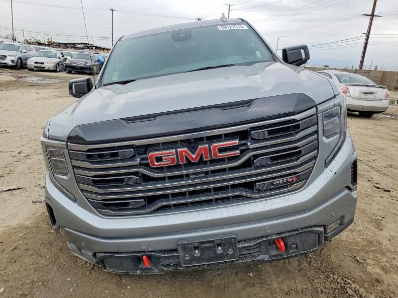 2025 GMC Sierra K1500 AT4