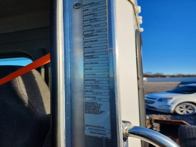 2017 Kenworth T370 Semi Truck