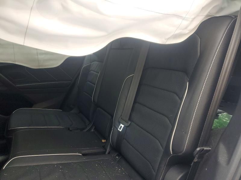 2024 Volkswagen Tiguan sel R-line Black