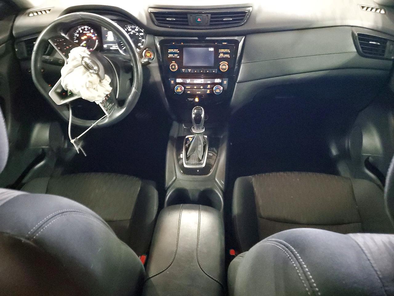 2017 Nissan Rogue sv