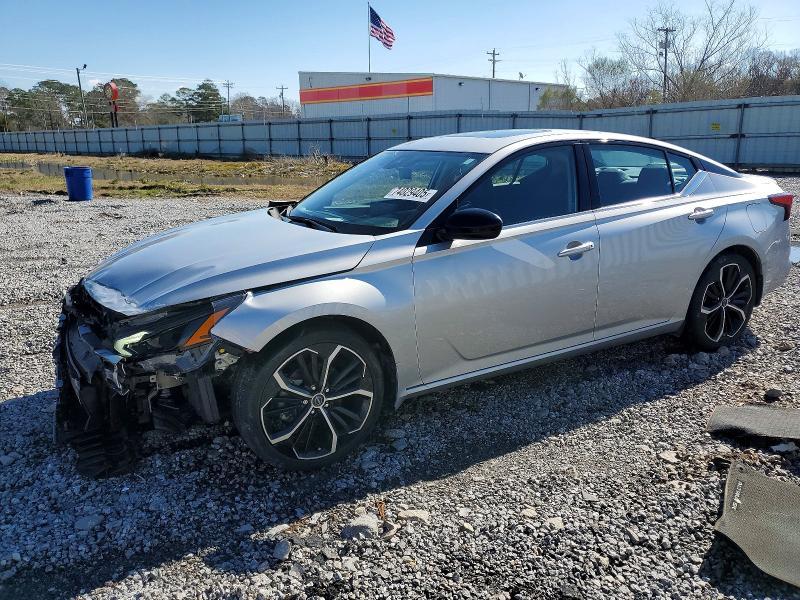 2023 Nissan Altima sr