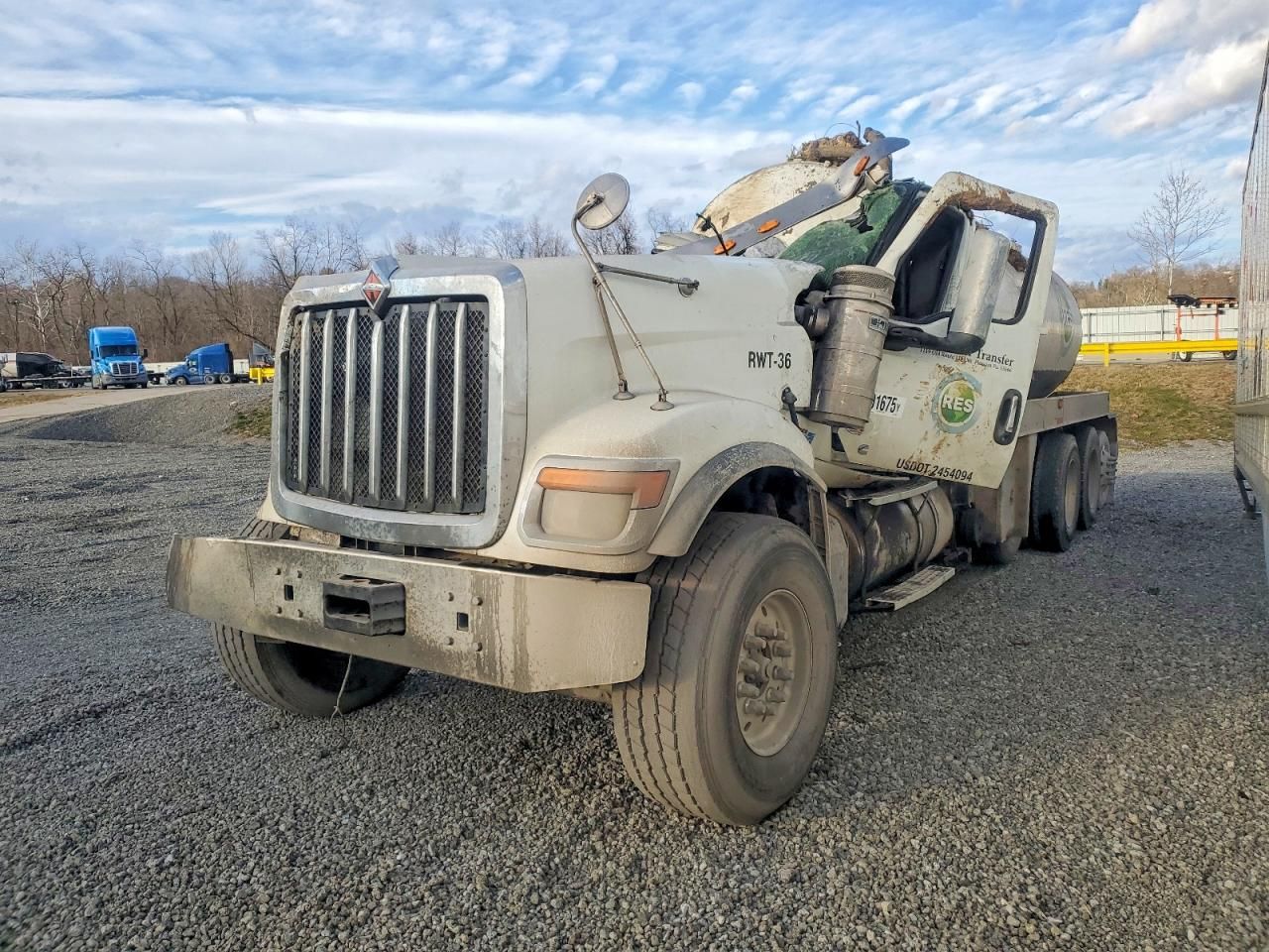 2024 International HX520-Tank Truck