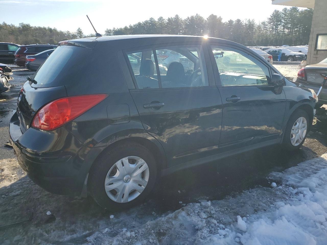 2010 Nissan Versa s