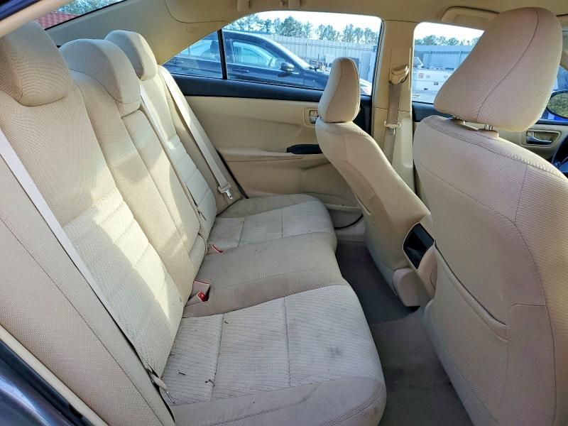 2015 Toyota Camry le