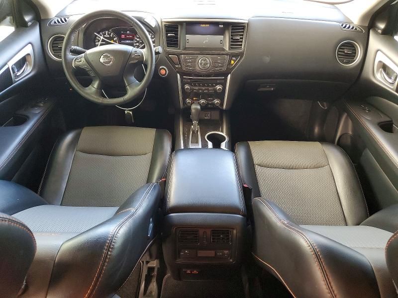 2020 Nissan Pathfinder sv