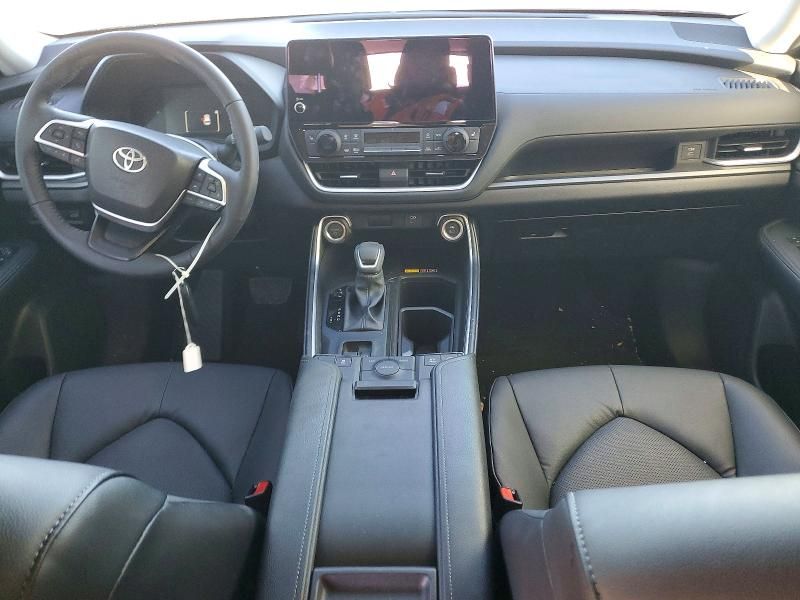 2025 Toyota Grand Highlander le
