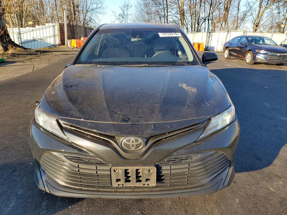2020 Toyota Camry le