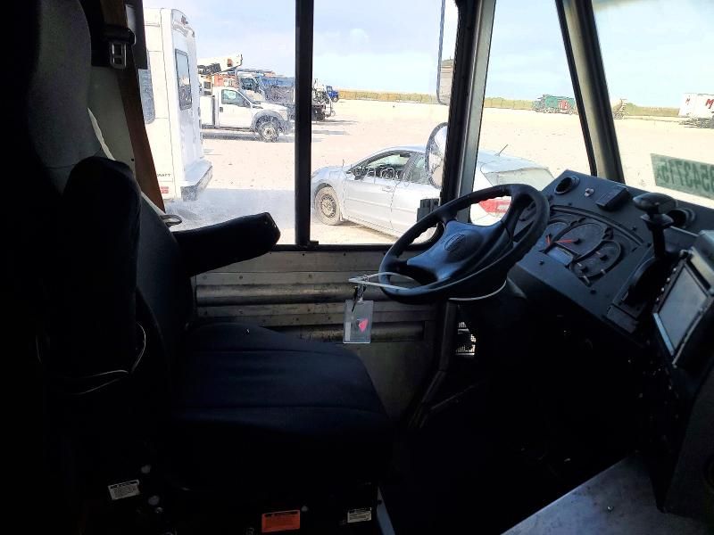 2012 Workhorse Custom Chassis 2012 Workhorse W62 Delivery Truck