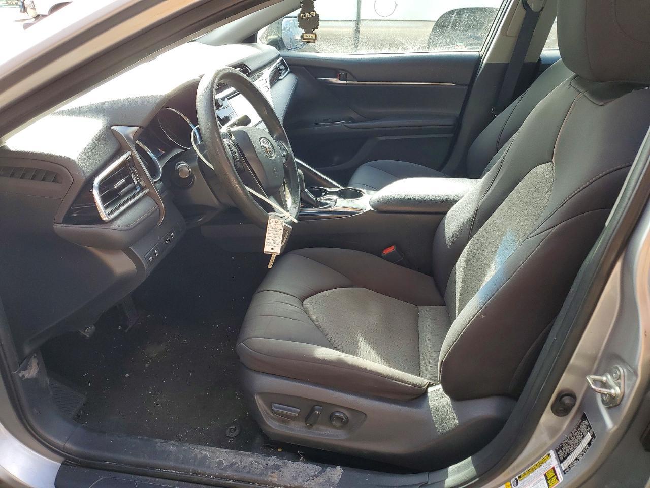 2018 Toyota Camry le