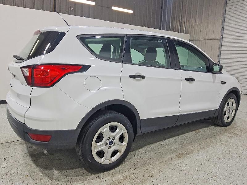 2019 Ford Escape s