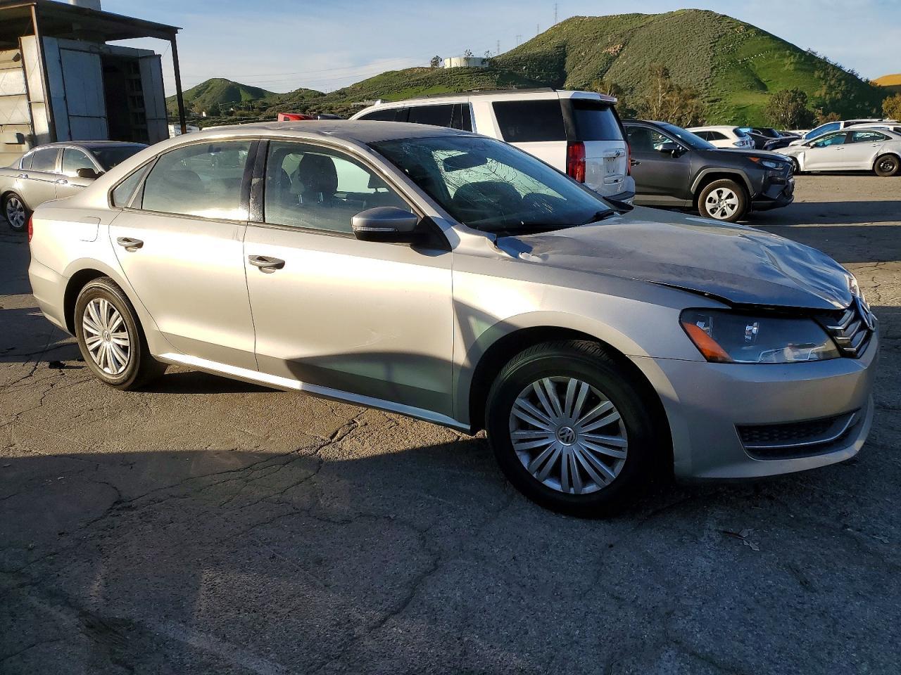 2014 Volkswagen Passat s
