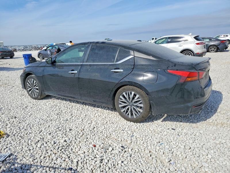 2024 Niss Altima