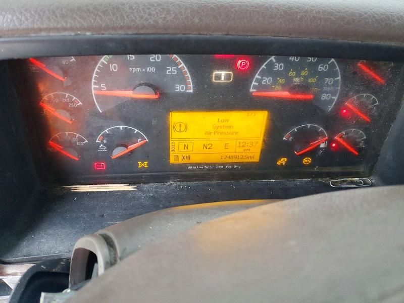 2014 Volvo Vnl Semi Truck