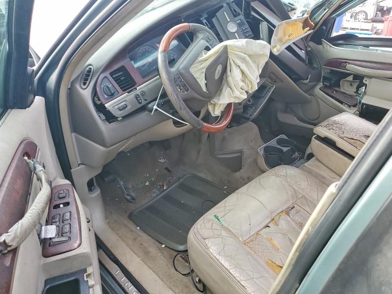 2003 Lincoln Town car Signature