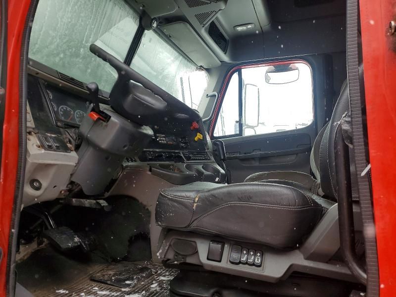 2007 Freightliner Columbia 120 Semi Truck