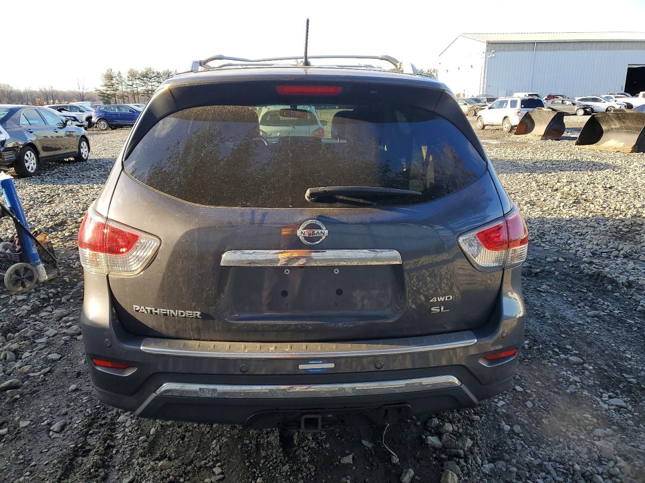 2014 Nissan Pathfinder s