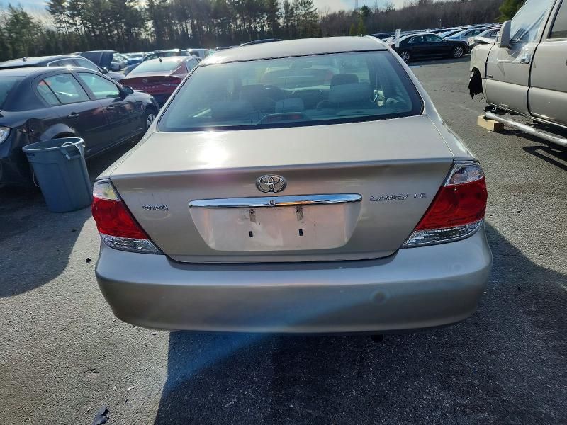 2005 Toyota Camry le