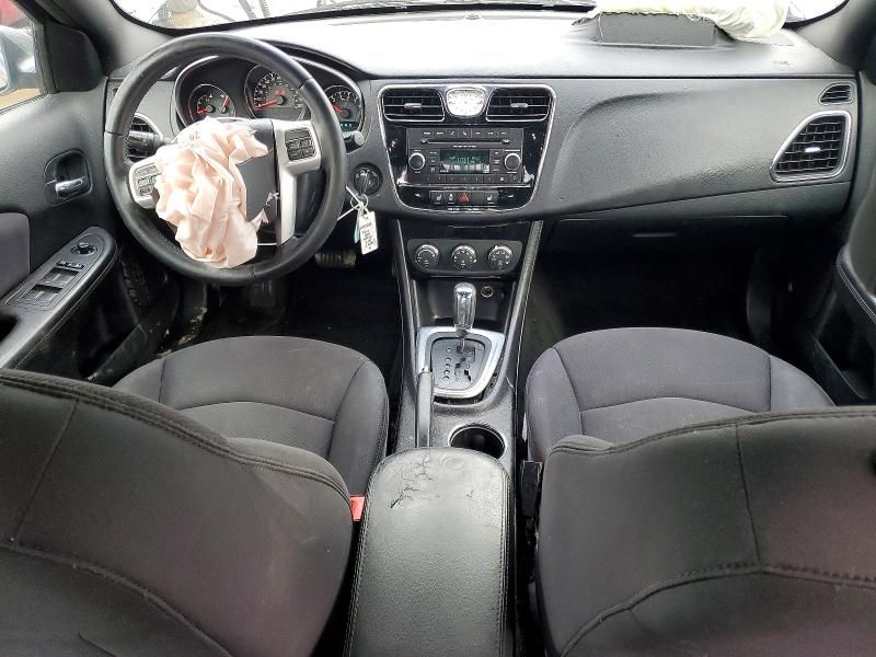 2013 Chrysler 200 Touring