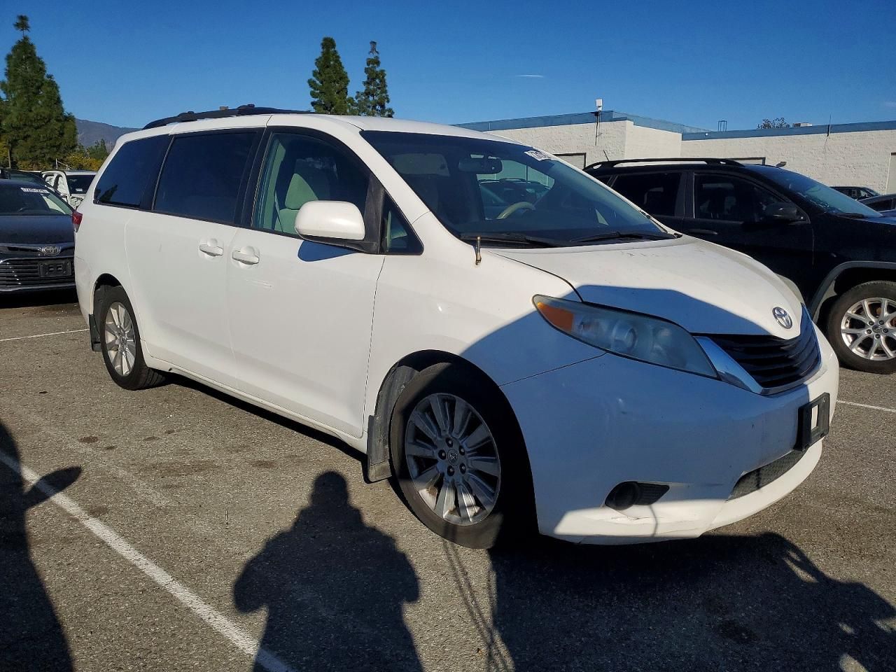 2011 Toyota Sienna le