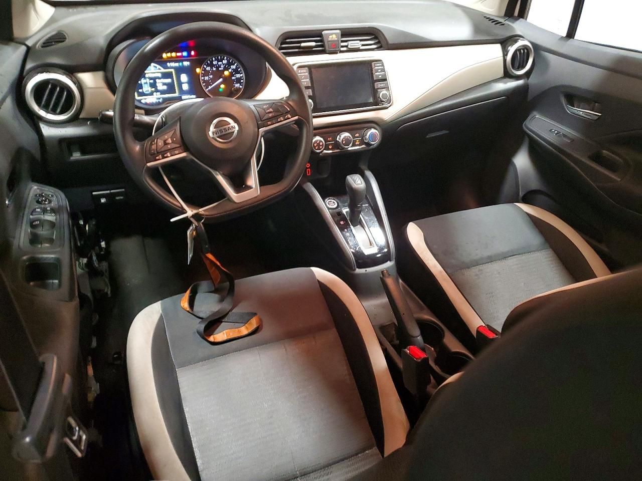 2022 Nissan Versa sv