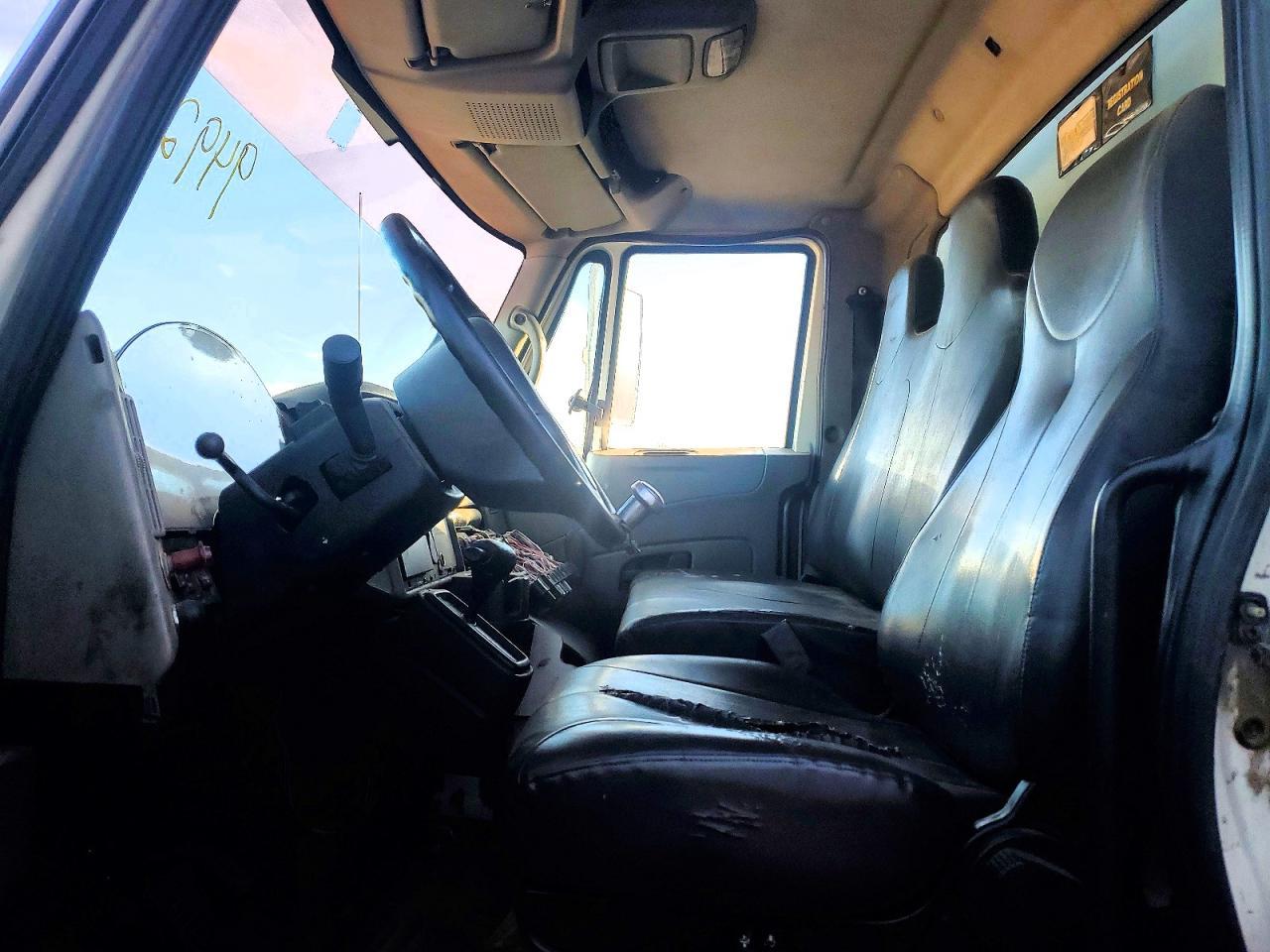 2008 International 4000 4300-BOX Truck