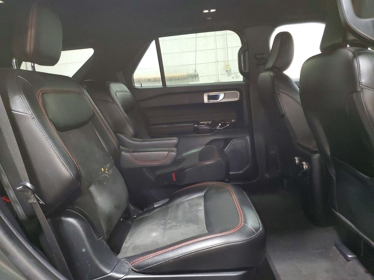 2022 Ford Explorer St-line