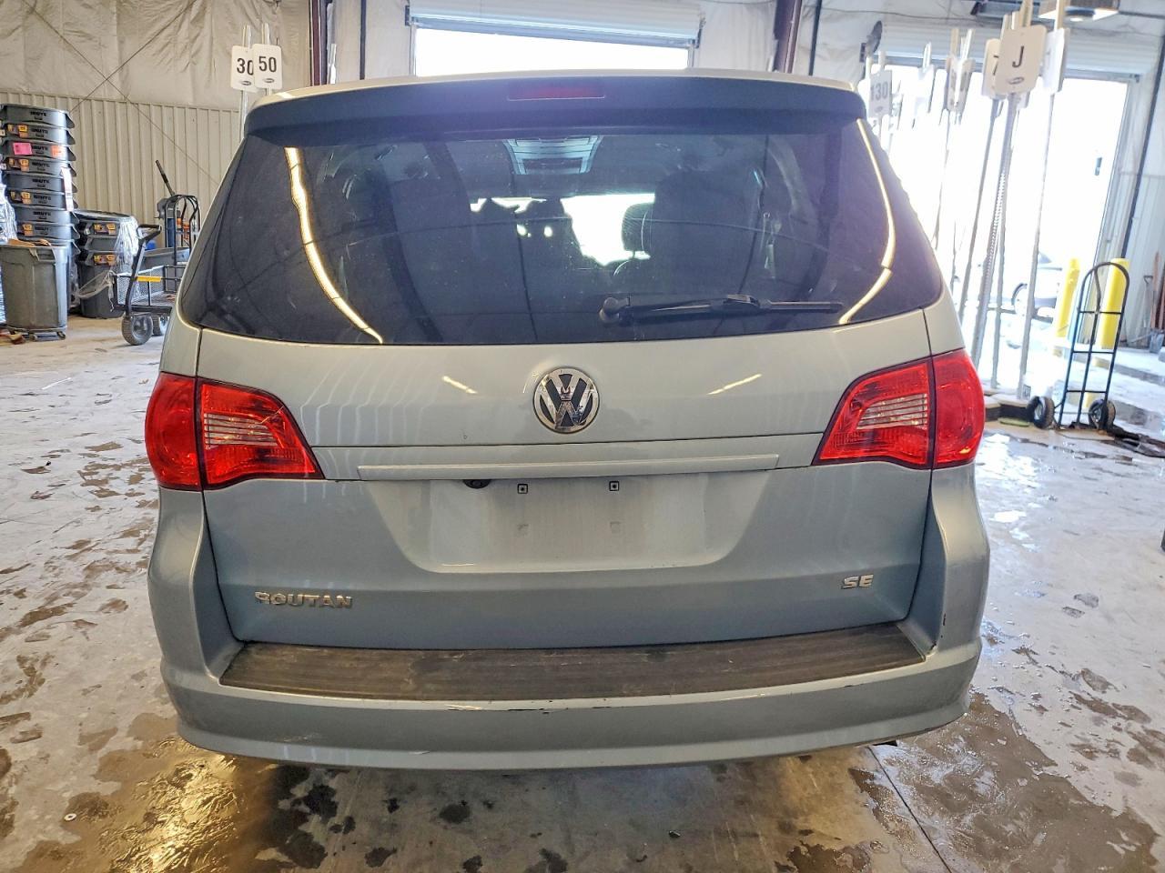 2012 Volkswagen Routan se