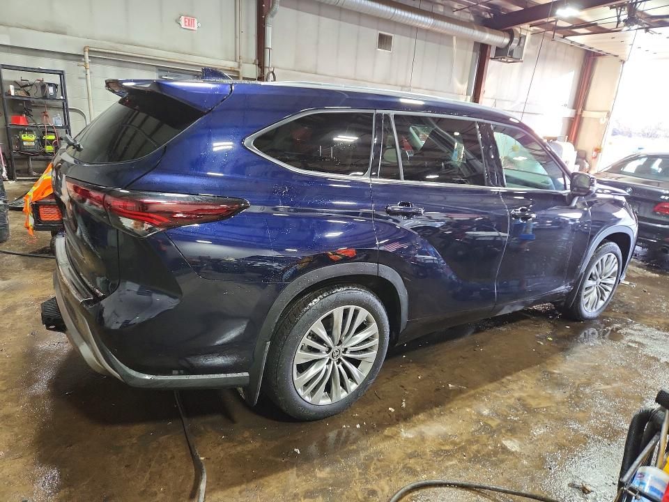2025 Toyota Highlander Platinum