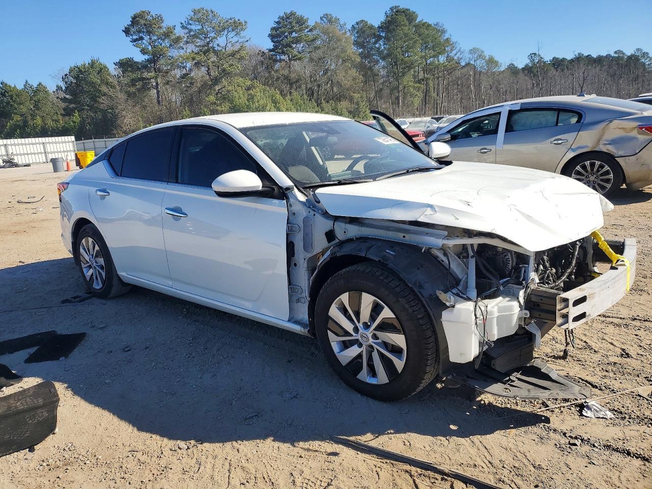 2023 Nissan Altima s