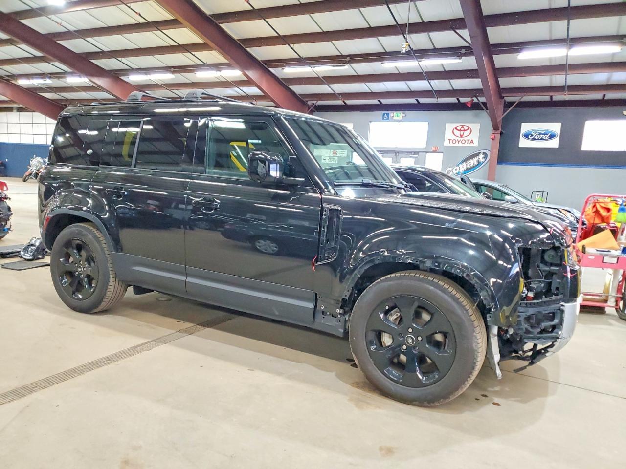 2024 Land Rover Defender 110 s